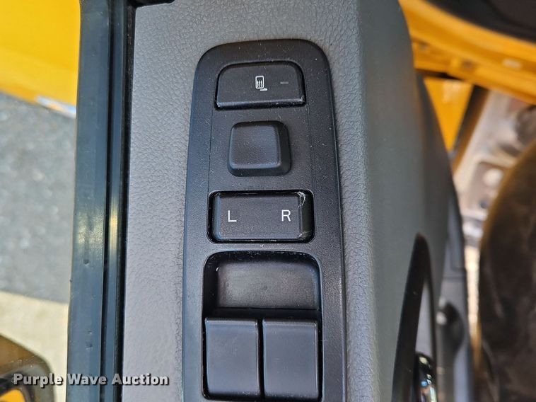 image for item OK9803 2020 Kenworth  T680 semi truck