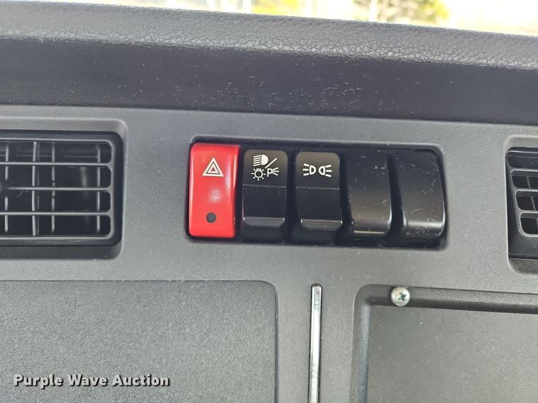 image for item OK9803 2020 Kenworth  T680 semi truck