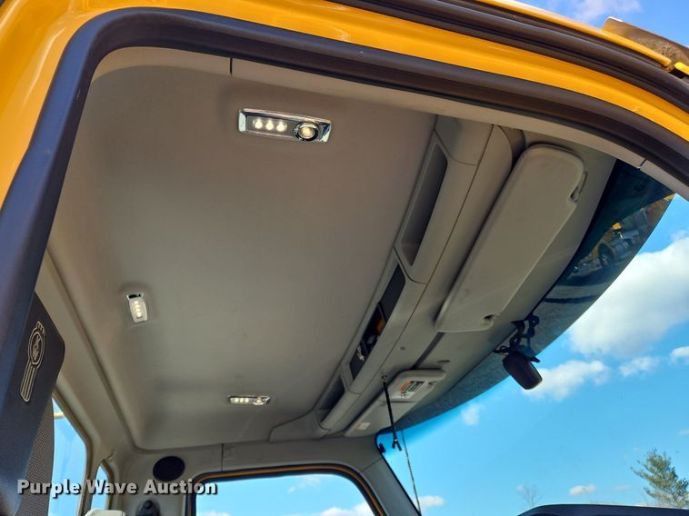 image for item OK9803 2020 Kenworth  T680 semi truck