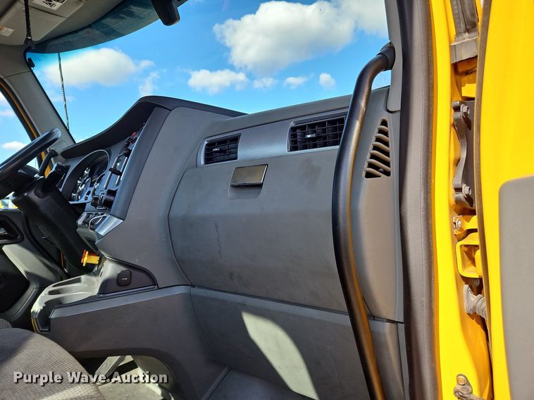 image for item OK9803 2020 Kenworth  T680 semi truck