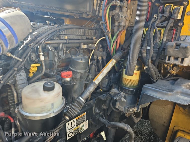 image for item OK9803 2020 Kenworth  T680 semi truck