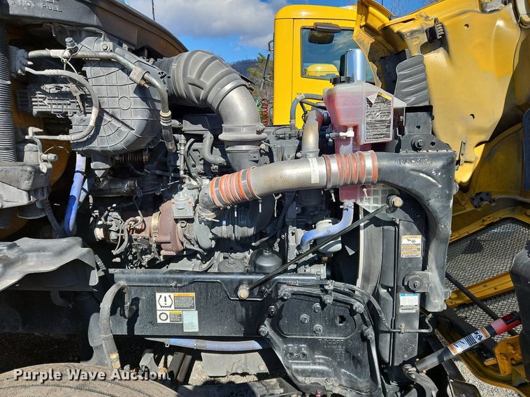 image for item OK9803 2020 Kenworth  T680 semi truck