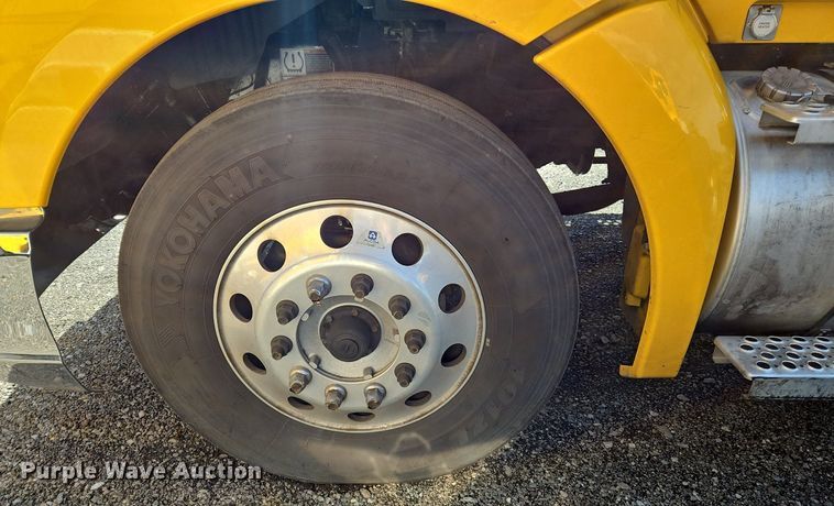 image for item OK9803 2020 Kenworth  T680 semi truck