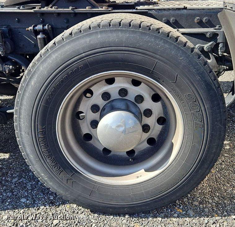 image for item OK9803 2020 Kenworth  T680 semi truck