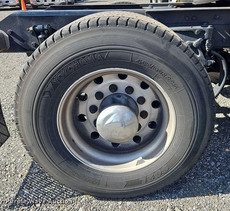 image for item OK9803 2020 Kenworth  T680 semi truck