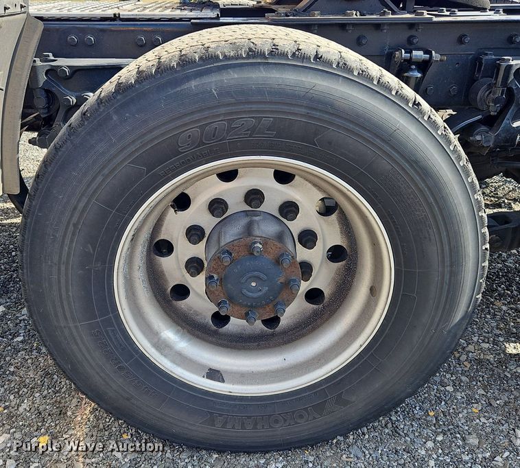 image for item OK9803 2020 Kenworth  T680 semi truck