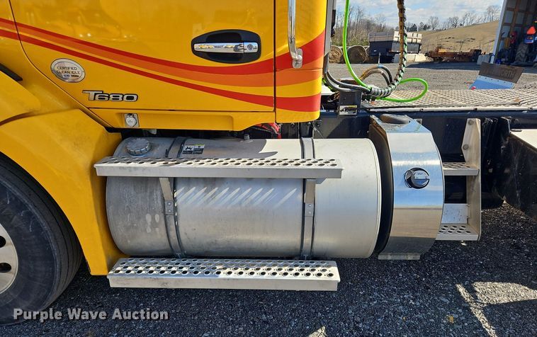 image for item OK9804 2020 Kenworth  T680 semi truck