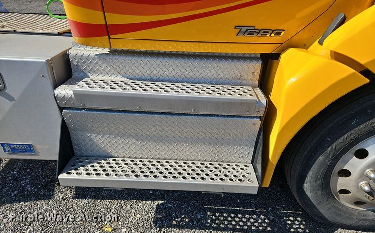 image for item OK9804 2020 Kenworth  T680 semi truck