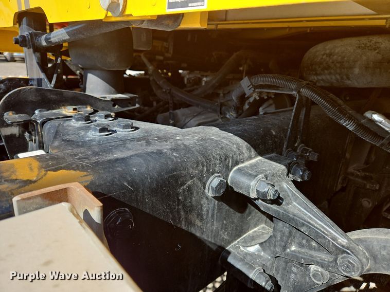 image for item OK9804 2020 Kenworth  T680 semi truck