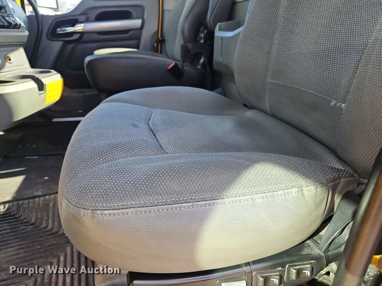 image for item OK9804 2020 Kenworth  T680 semi truck