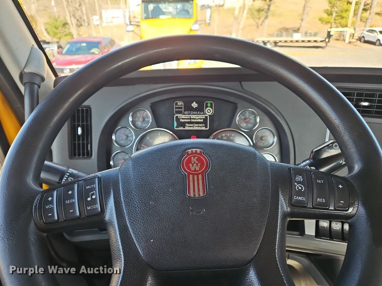 image for item OK9804 2020 Kenworth  T680 semi truck