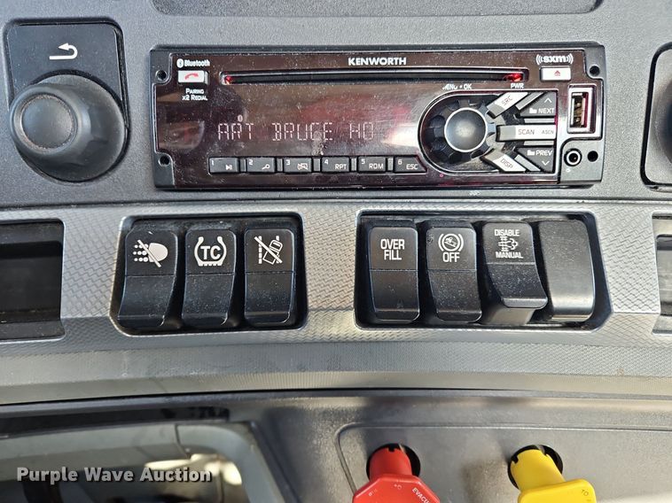 image for item OK9804 2020 Kenworth  T680 semi truck