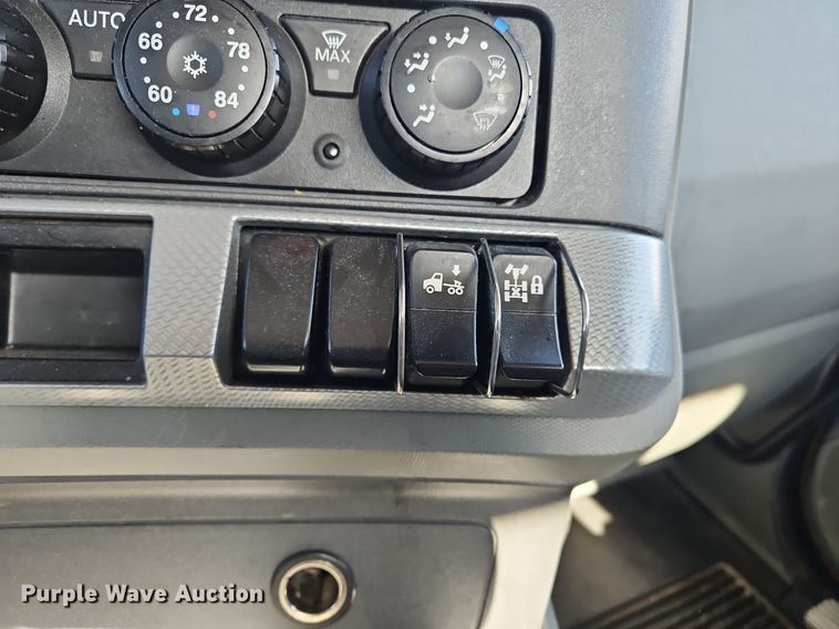 image for item OK9804 2020 Kenworth  T680 semi truck