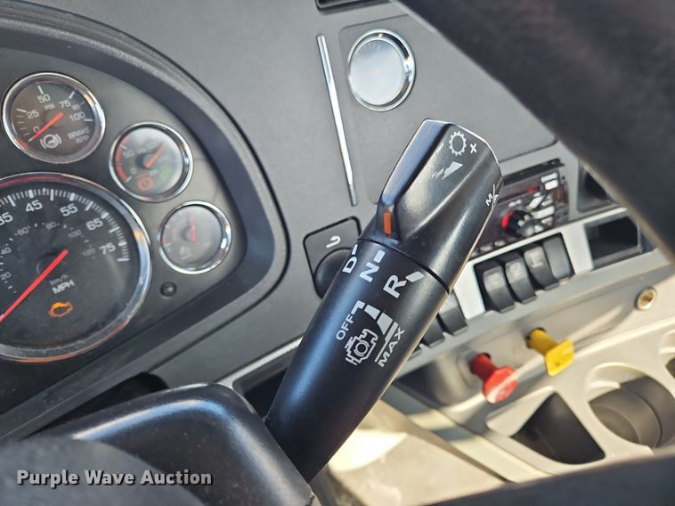 image for item OK9804 2020 Kenworth  T680 semi truck