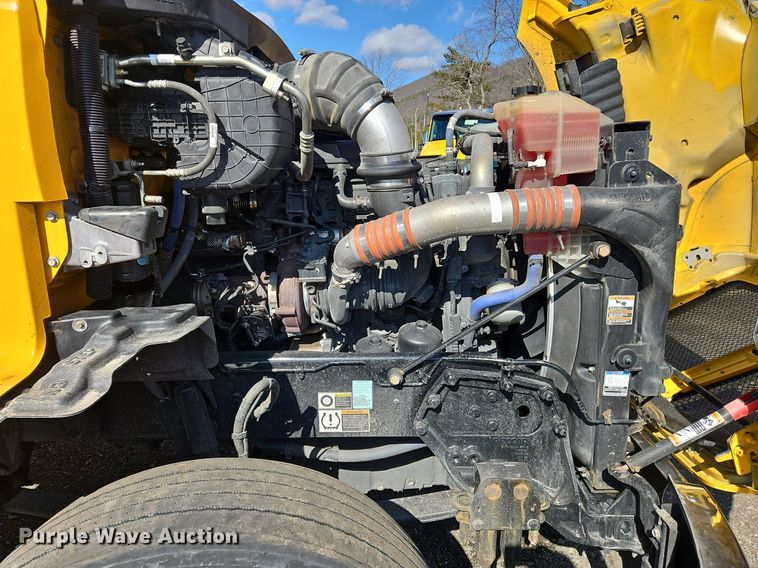 image for item OK9804 2020 Kenworth  T680 semi truck