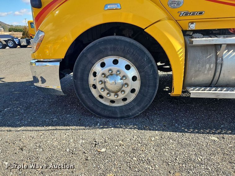 image for item OK9804 2020 Kenworth  T680 semi truck