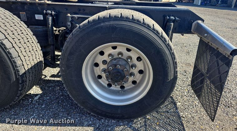 image for item OK9804 2020 Kenworth  T680 semi truck