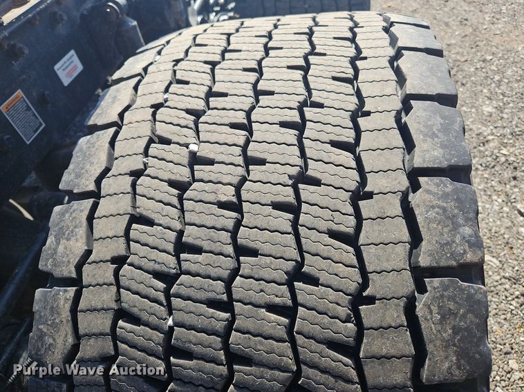 image for item OK9804 2020 Kenworth  T680 semi truck