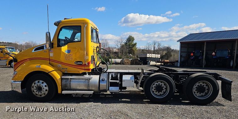 image for item OK9805 2020 Kenworth  T680 semi truck