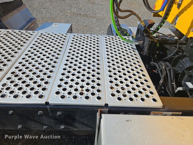 image for item OK9805 2020 Kenworth  T680 semi truck