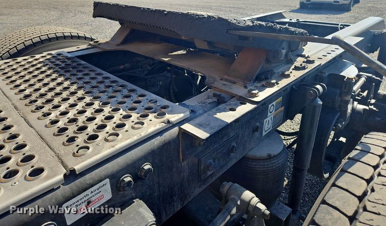 image for item OK9805 2020 Kenworth  T680 semi truck