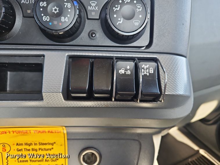 image for item OK9805 2020 Kenworth  T680 semi truck