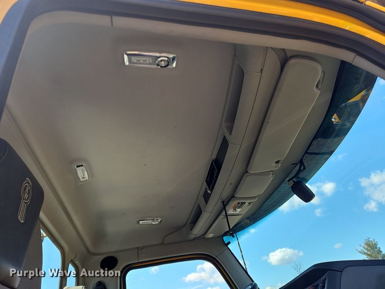 image for item OK9805 2020 Kenworth  T680 semi truck