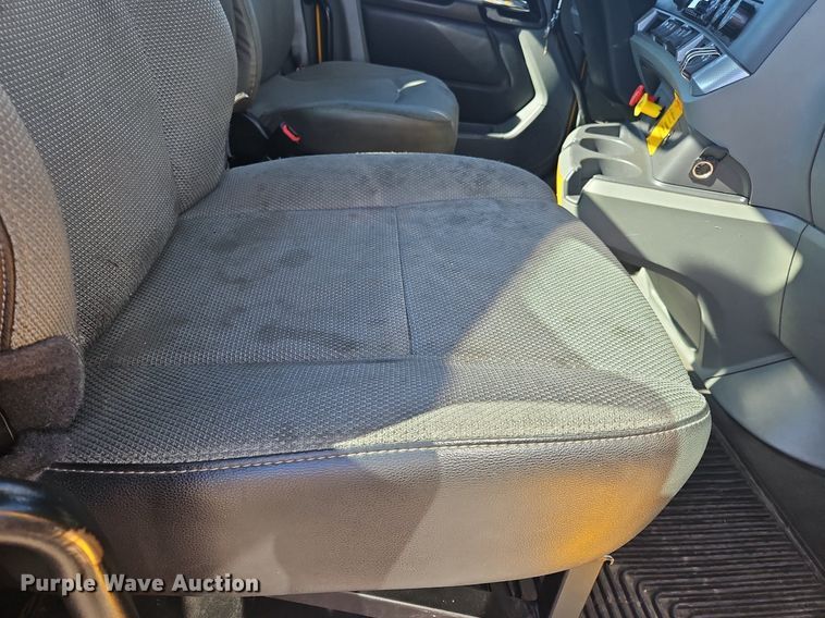 image for item OK9805 2020 Kenworth  T680 semi truck