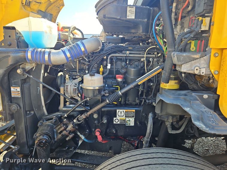 image for item OK9805 2020 Kenworth  T680 semi truck