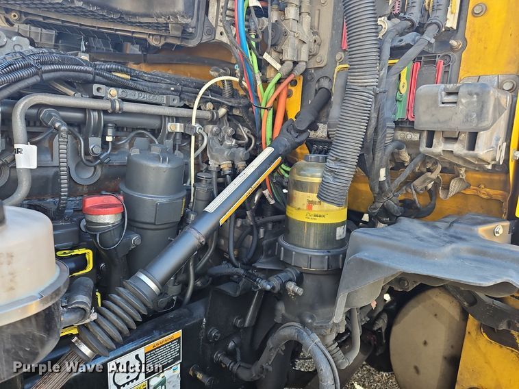 image for item OK9805 2020 Kenworth  T680 semi truck