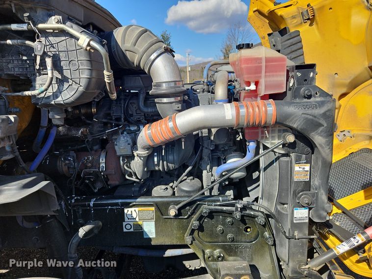 image for item OK9805 2020 Kenworth  T680 semi truck