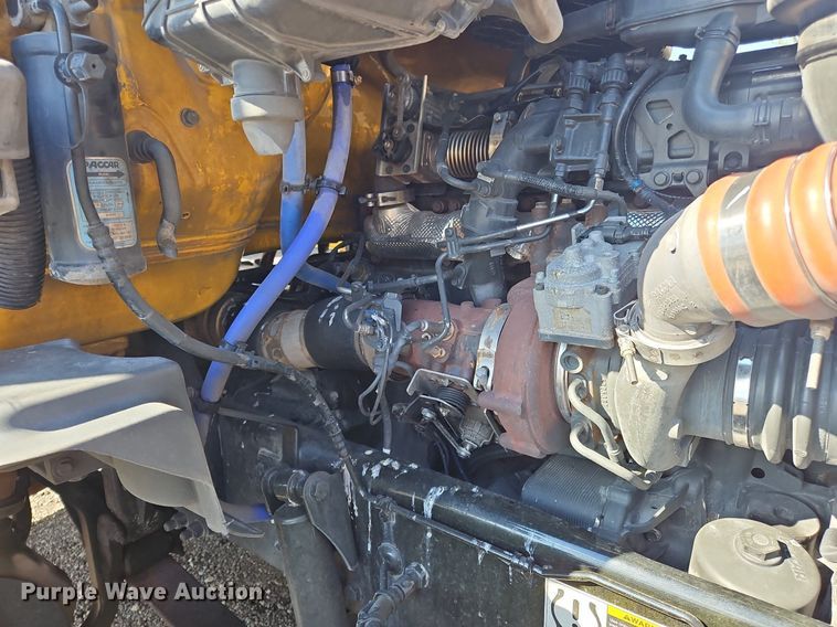 image for item OK9805 2020 Kenworth  T680 semi truck