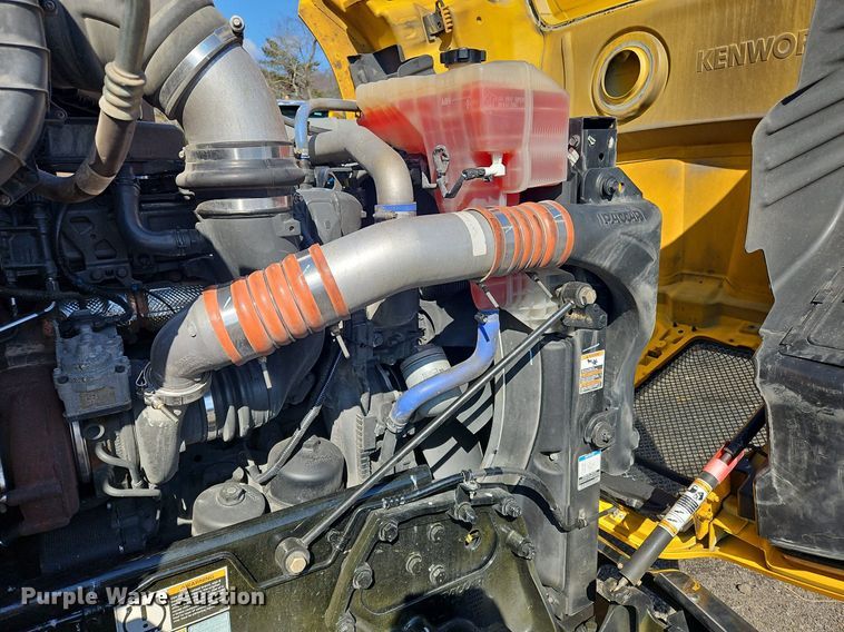 image for item OK9805 2020 Kenworth  T680 semi truck