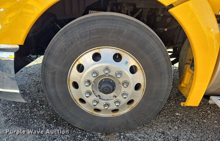 image for item OK9805 2020 Kenworth  T680 semi truck