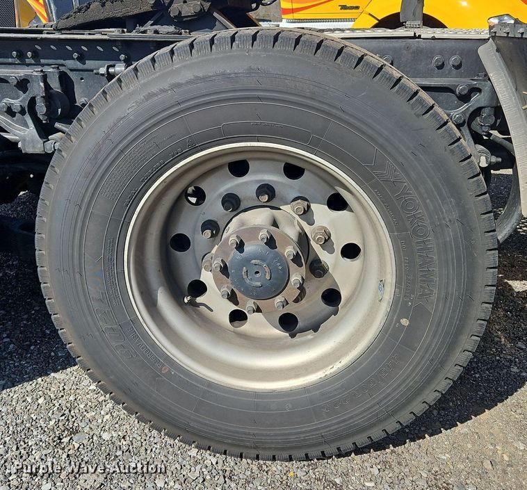 image for item OK9805 2020 Kenworth  T680 semi truck