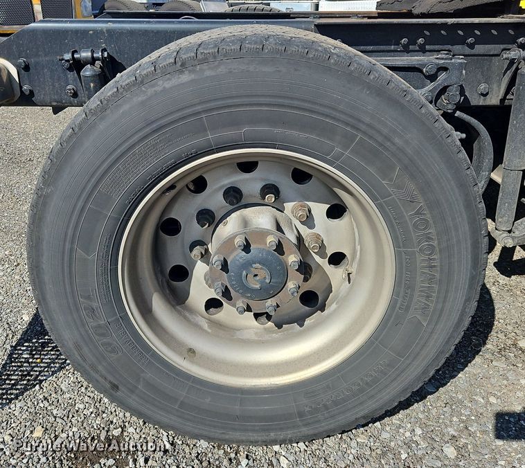 image for item OK9805 2020 Kenworth  T680 semi truck