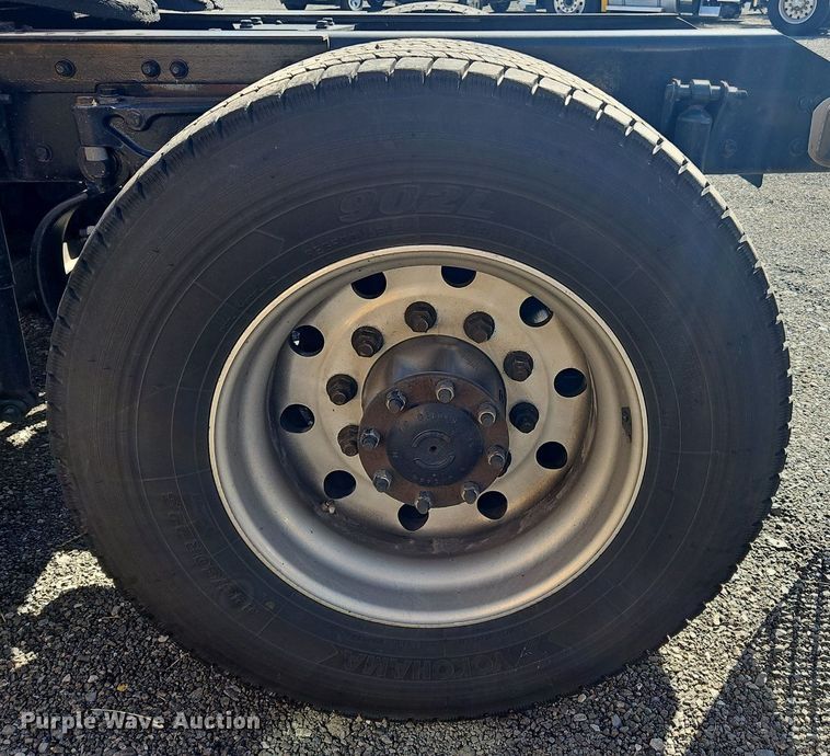 image for item OK9805 2020 Kenworth  T680 semi truck