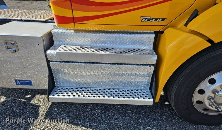 image for item OK9806 2020 Kenworth  T680 semi truck