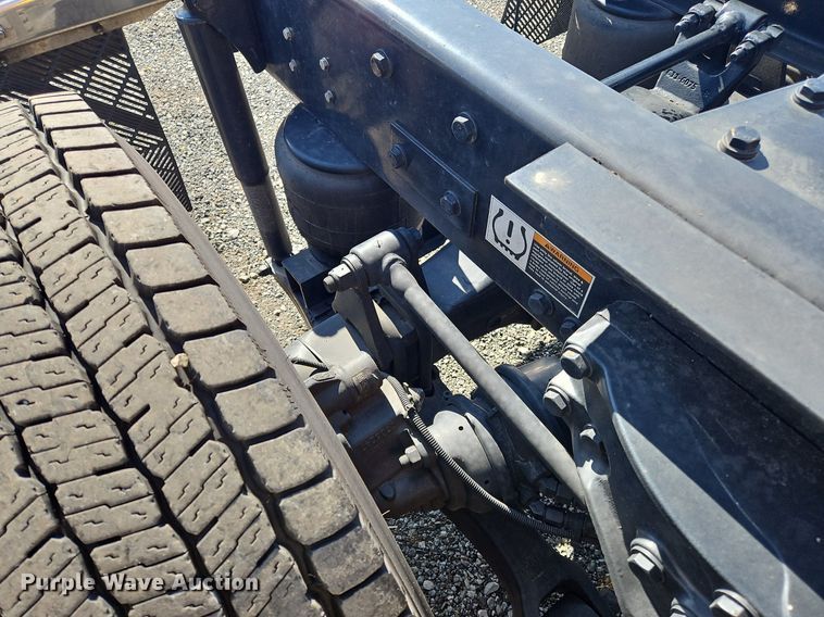 image for item OK9806 2020 Kenworth  T680 semi truck