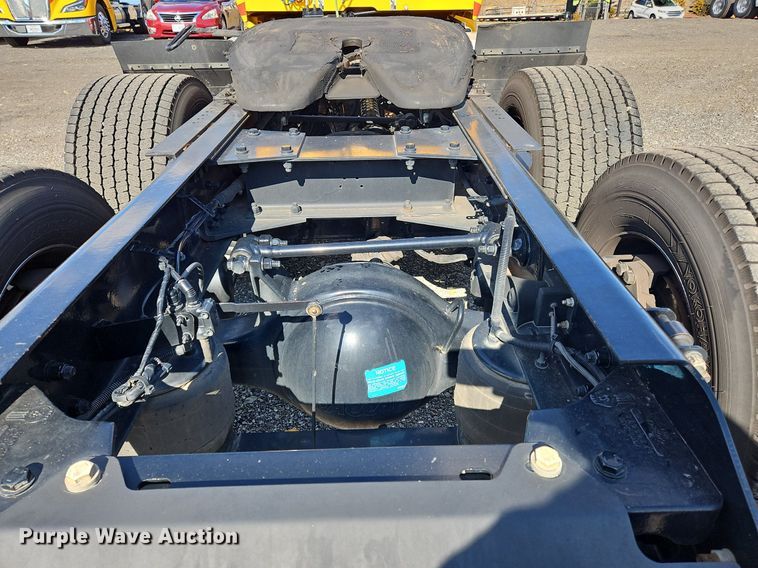 image for item OK9806 2020 Kenworth  T680 semi truck