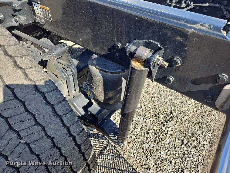 image for item OK9806 2020 Kenworth  T680 semi truck