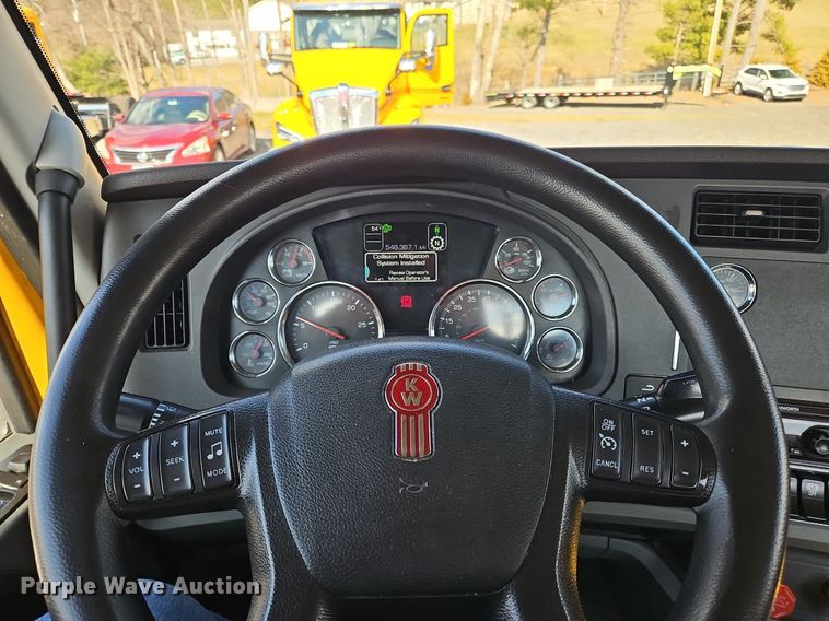 image for item OK9806 2020 Kenworth  T680 semi truck