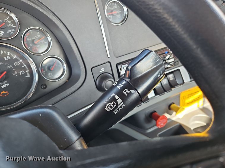 image for item OK9806 2020 Kenworth  T680 semi truck