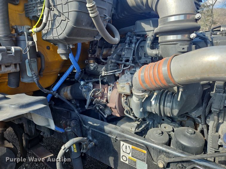 image for item OK9806 2020 Kenworth  T680 semi truck