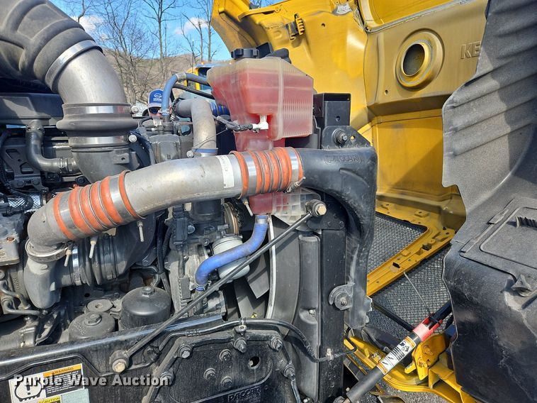 image for item OK9806 2020 Kenworth  T680 semi truck