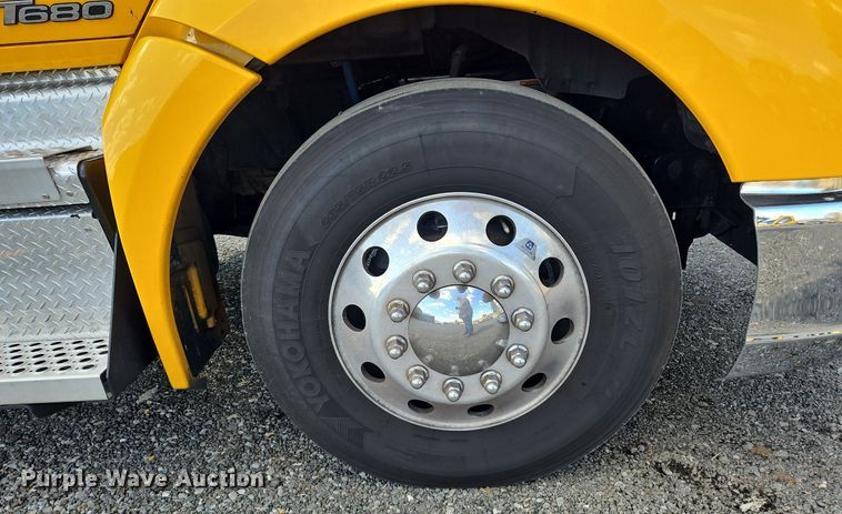 image for item OK9806 2020 Kenworth  T680 semi truck