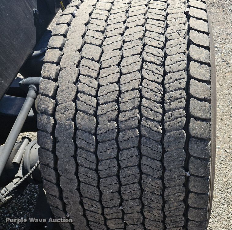 image for item OK9806 2020 Kenworth  T680 semi truck