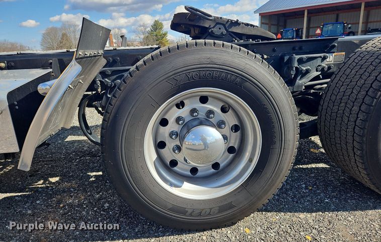 image for item OK9806 2020 Kenworth  T680 semi truck