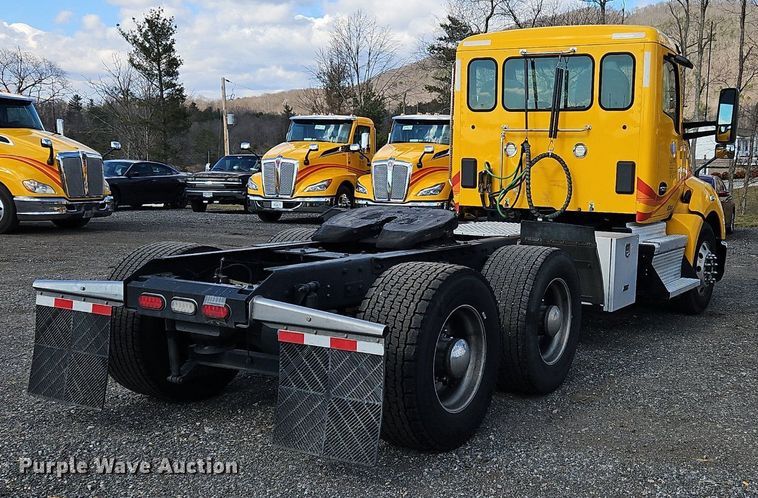 image for item OK9807 2019 Kenworth  T680 semi truck