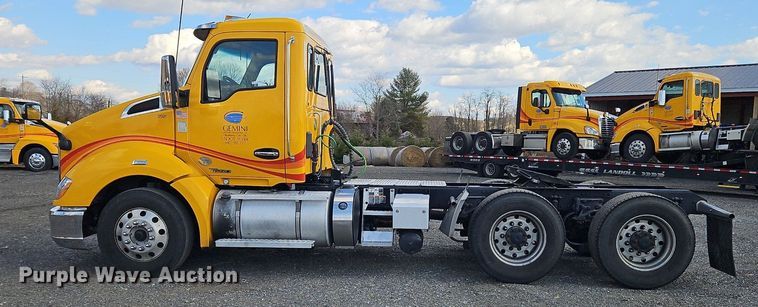 image for item OK9807 2019 Kenworth  T680 semi truck